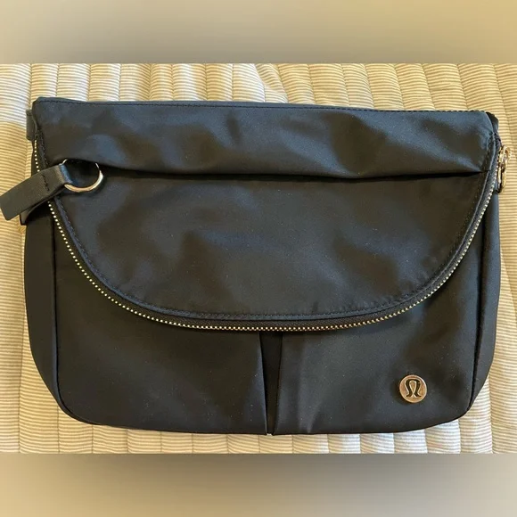 Lululemon All Night Festival Bag Micro 1.5L - Picture 3 of 14